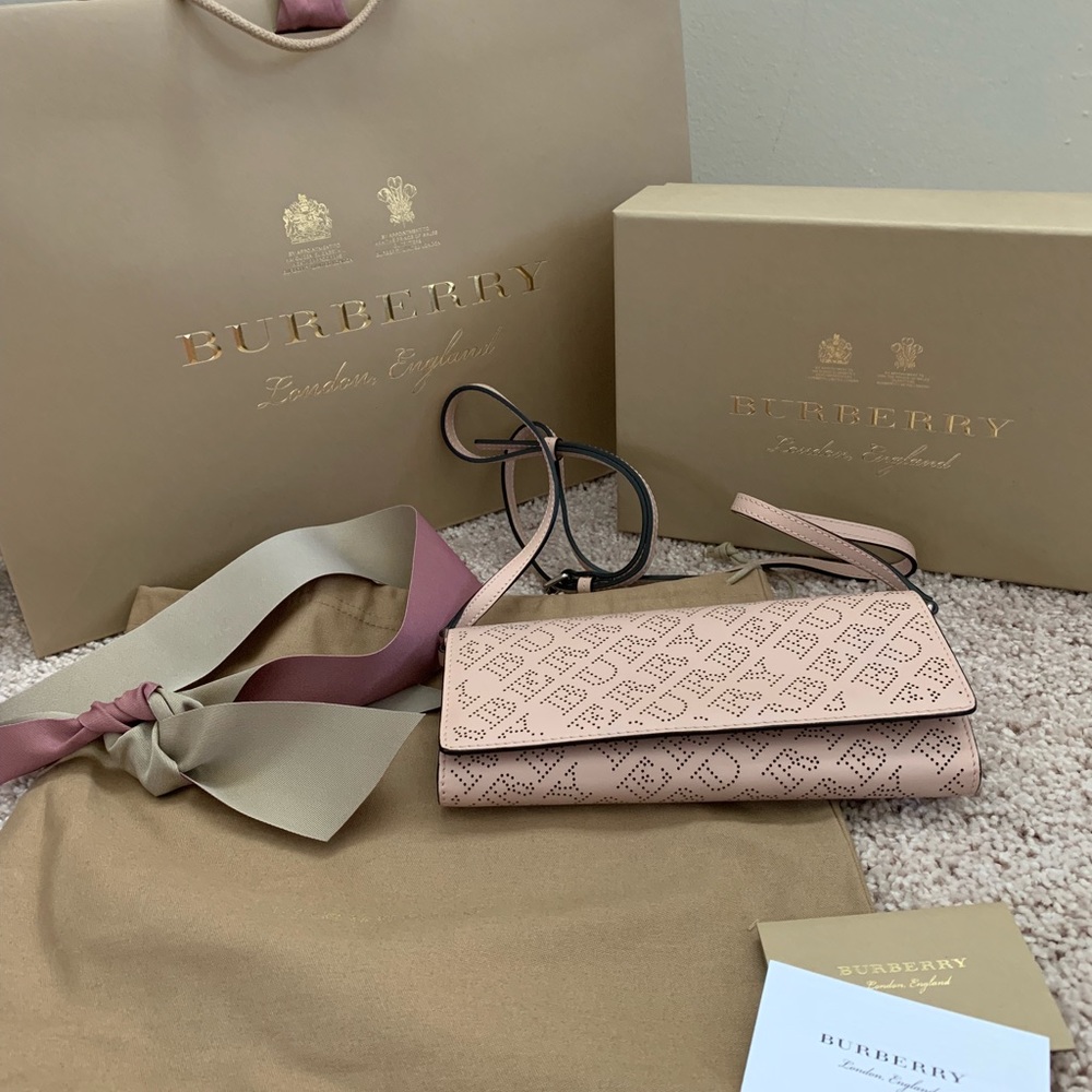 Authentic Burberry bag - Picture 8 of 8